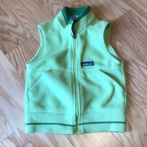 3-4 kids unisex Patagonia vest